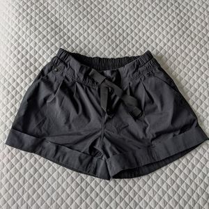 Lululemon Spring Break Away shorts